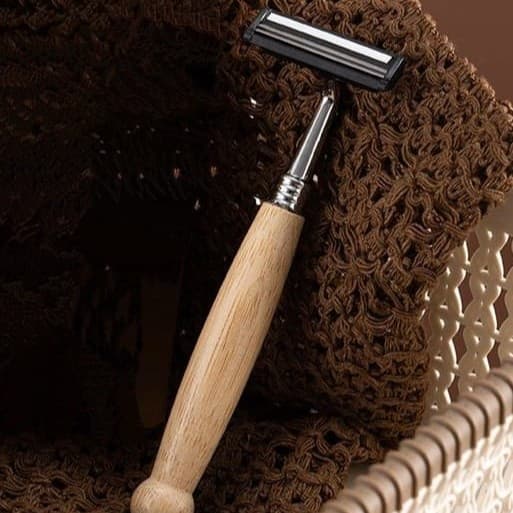 Bamboo Razor D